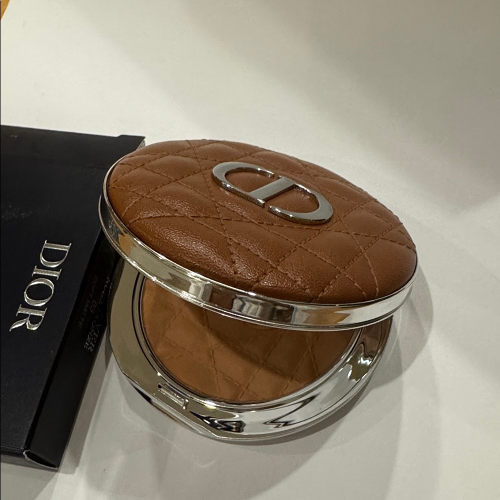 DIOR - Picture 3 of 5